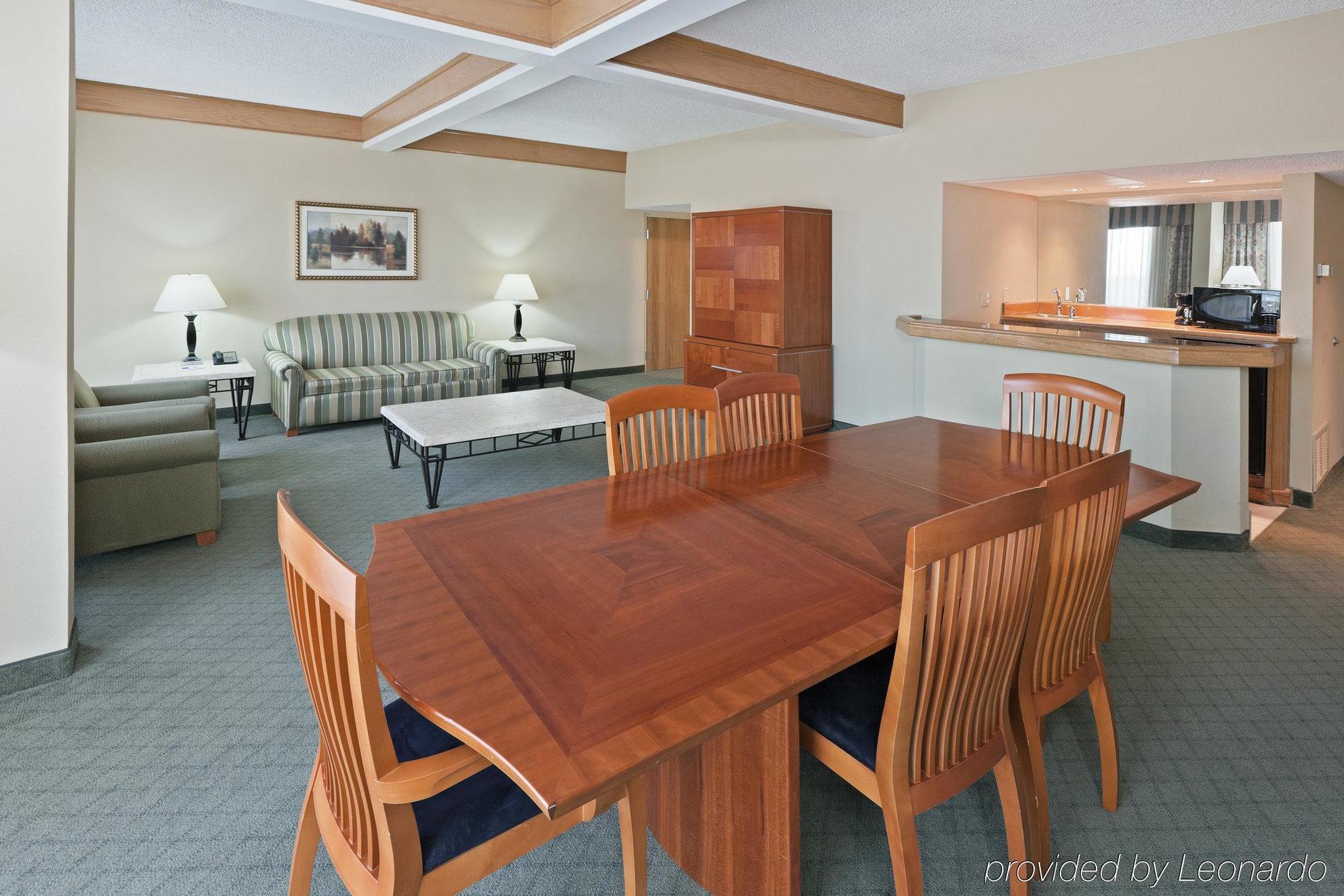 Comfort Inn & Suites Plano East Стая снимка