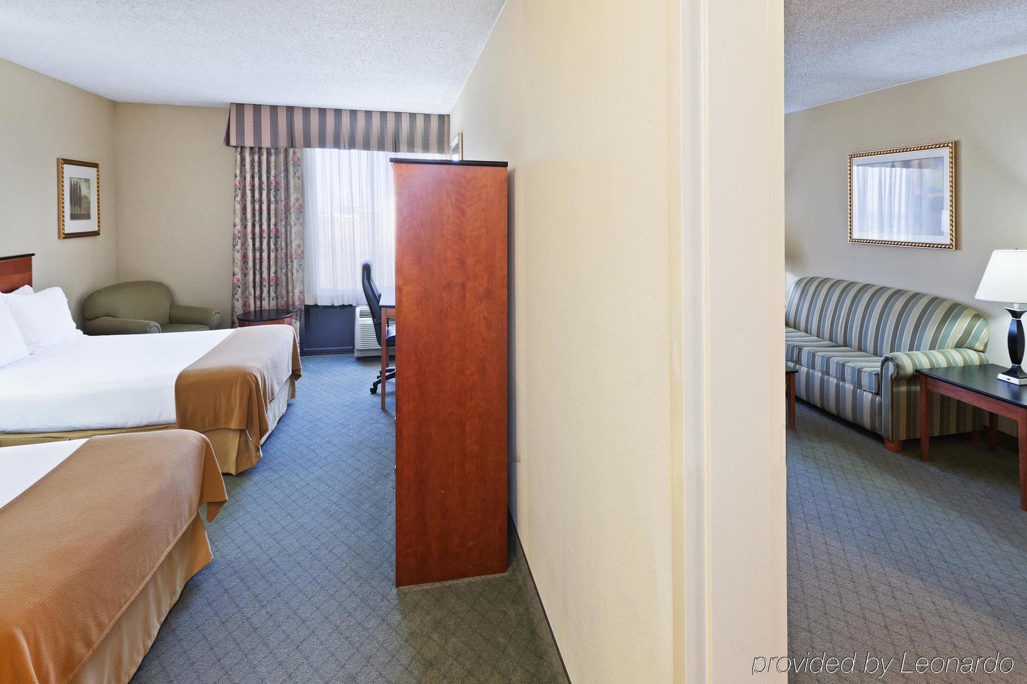 Comfort Inn & Suites Plano East Стая снимка